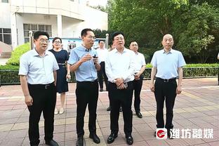 阿斯：西超杯决赛中场休息时，哈维在更衣室几乎没有任何反应